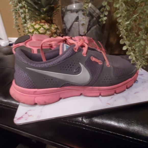 Nike Sneakers - Picture 4 of 5
